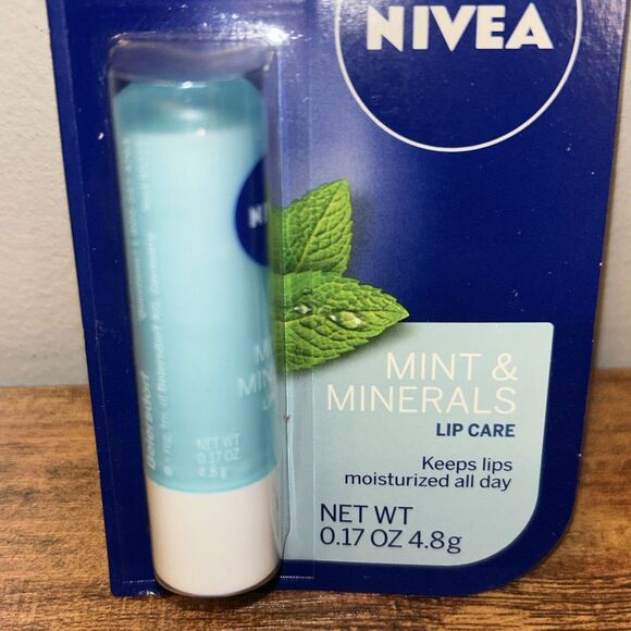 6 Packs, Nivea Mint & Mineral Refreshing Lip Care Shea & Peppermint Extract - Picture 3 of 7